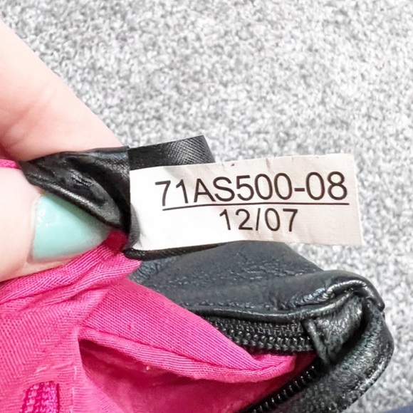 Stone Mountain Heart Quilt Leather Black Cross Body Purse Gold Charm Zipper Bag - Picture 16 of 16